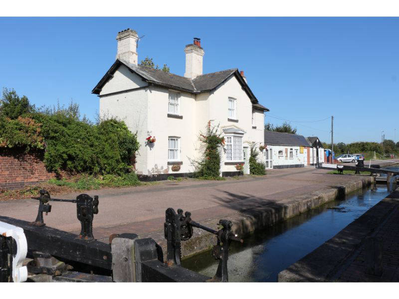 Rushall Top Lock Cottage